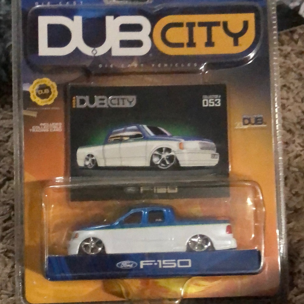 Dub City Ford F150  1:64scale no.053